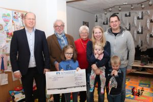Spendenübergabe bei Familie Wolf in Gemünden